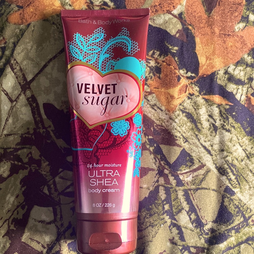 Bath and bodywork’s velvet sugar lotion